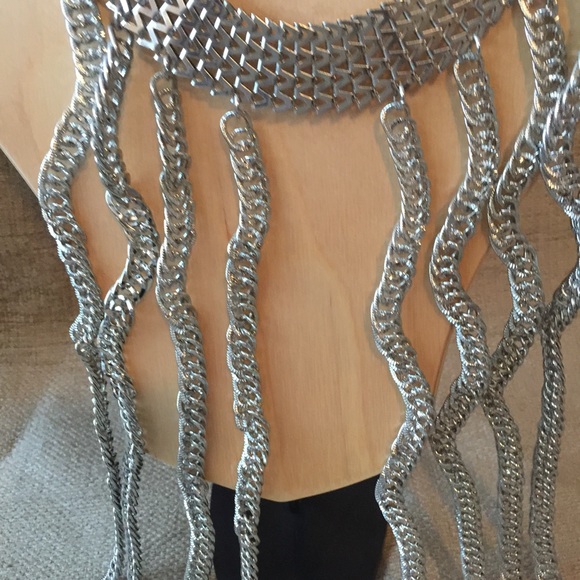 Bold Beautiful Necklace - Picture 2 of 4