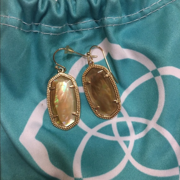 Kendra Scott Dani earrings