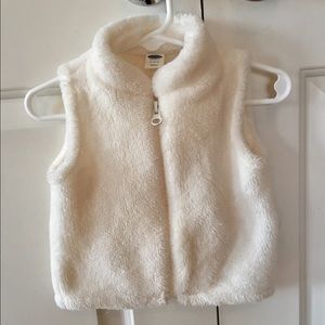 Old Navy baby girls' cream faux fur vest 6-12mos