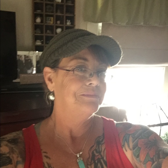 Meet your Posher, Cathy - Picture 3 of 3