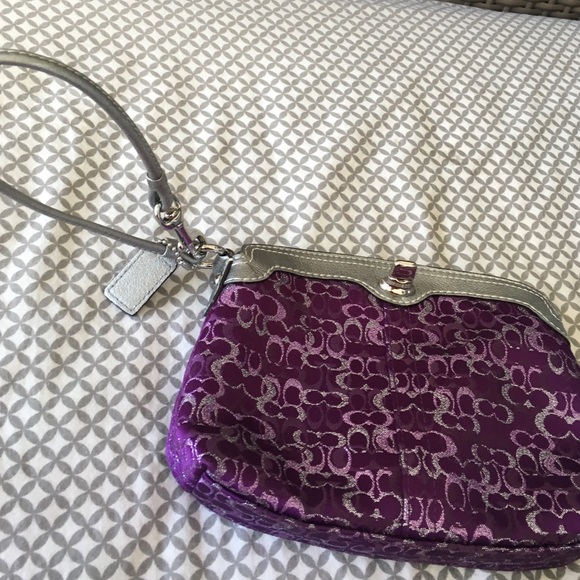 Coach clutch/ wristlet - Picture 4 of 4