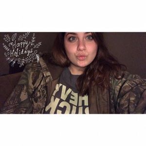 Meet your Posher, Cayla