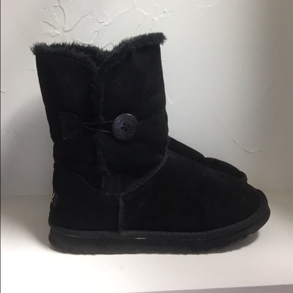 Ugg bailey buttons in black