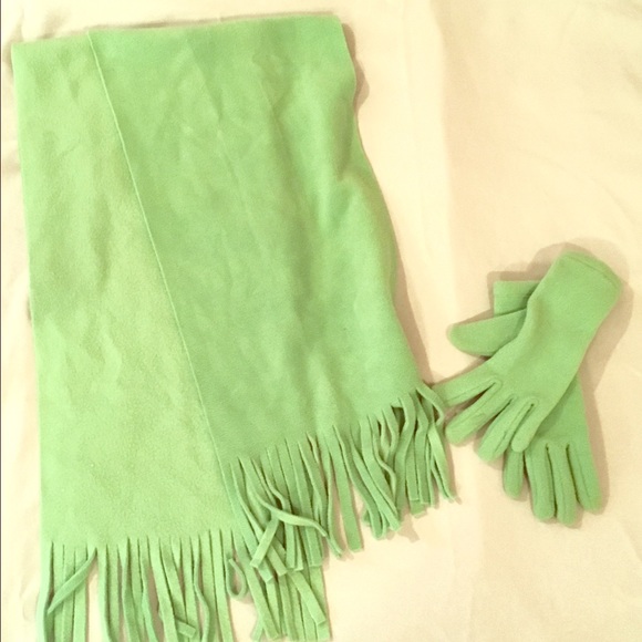 Scarf and Gloves Set