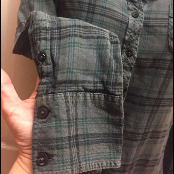 Flannel Button-up Shirt • M - Picture 3 of 4