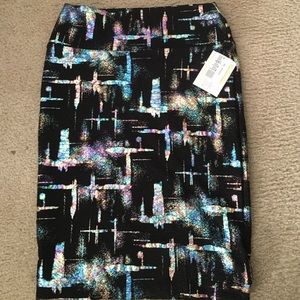 🦄🦄🦄 BNWT lularoe elegant medium Cassie