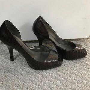 Jessica Simpson peep toe pumps