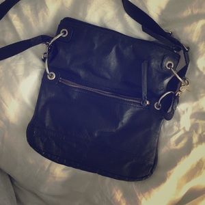 FLASH SALE 🌩 $18 The Sak adjust crossover&clutch.