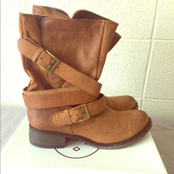 🚫SOLD ON MERCARI🚫 Steve Madden cognac rustic boo