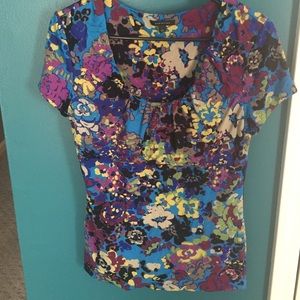Senantiks floral top. Size L