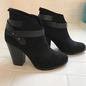 Forever 21 black booties