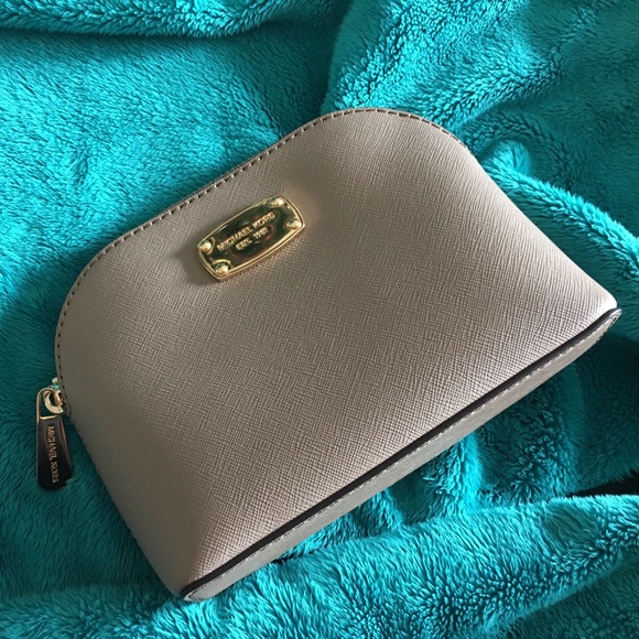 Michael Kors Handbags - Michael Kors Cindy Saffiano Leather Travel Pouch