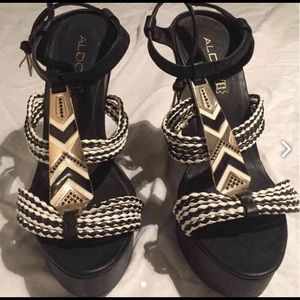 Black and White Wedges