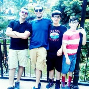 Meet your Posher, Faris