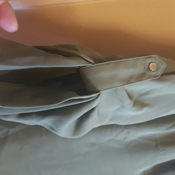 Top - Picture 2 of 2