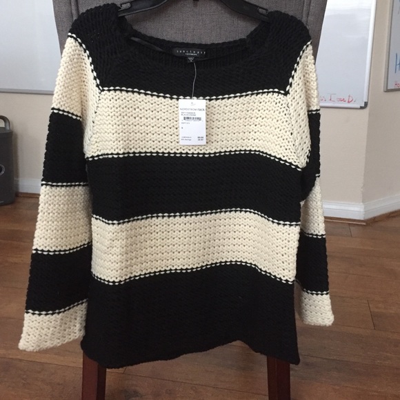 Black / Creme Sweater - Picture 1 of 4