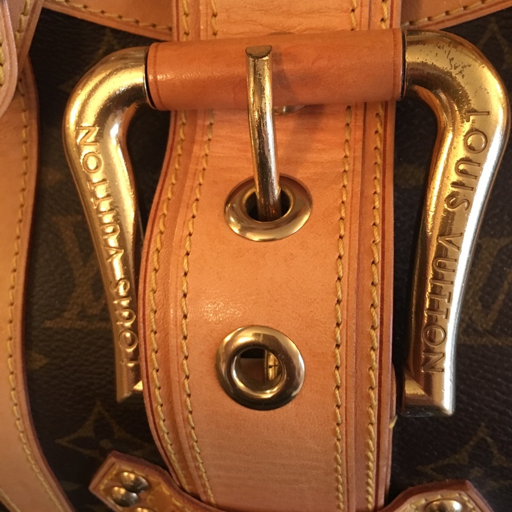 LV vintage 
leather Theda PM Bag - Picture 6 of 9