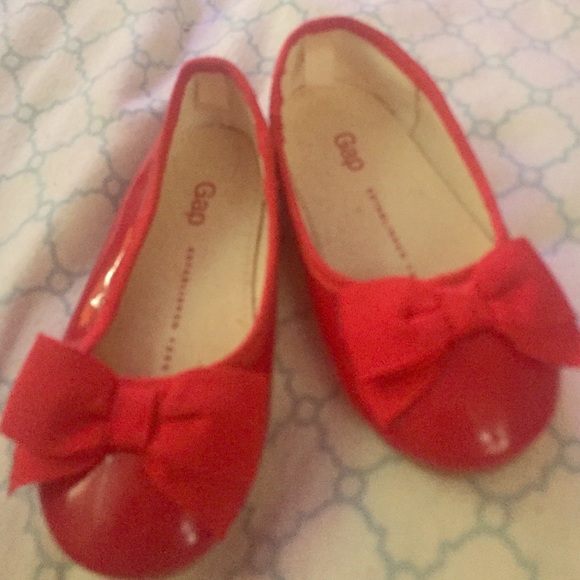Gap girls patten leather size 8