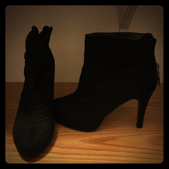 Worn once black booties - Picture 1 of 4