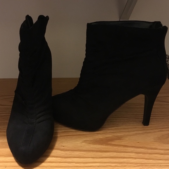 Worn once black booties - Picture 2 of 4