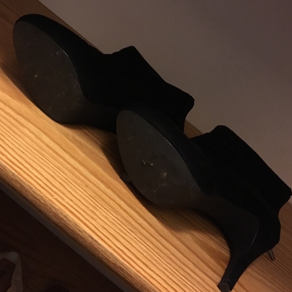 Worn once black booties - Picture 4 of 4