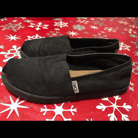 TOMS - Picture 1 of 4