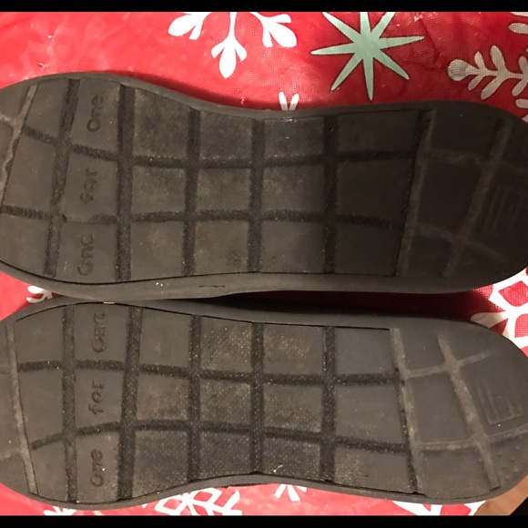 TOMS - Picture 4 of 4