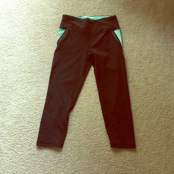 Victoria's Secret VSX Sport Capri Pant