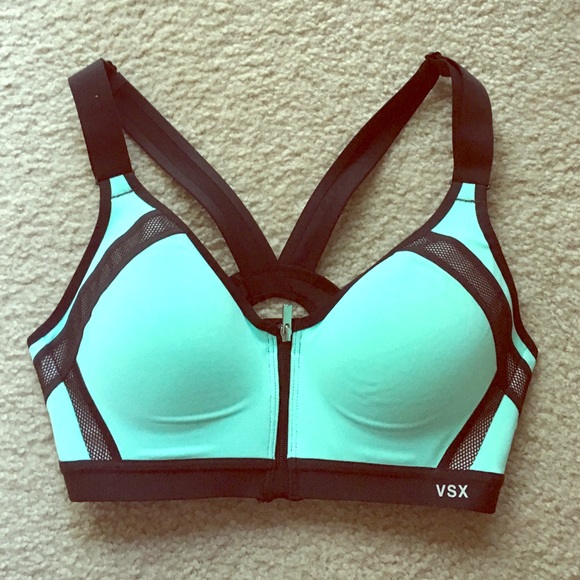 New never worn Victoria's Secret VSX Sports Bra!