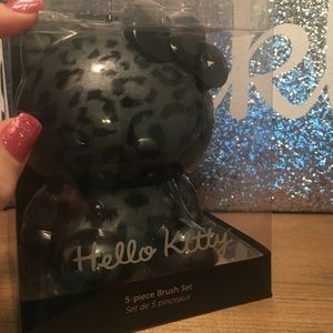 Hello Kitty brush set RARE!