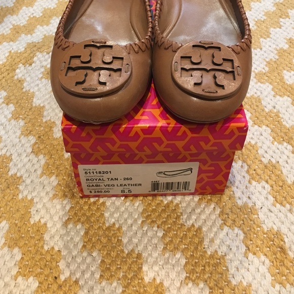 Tan Leather Tory Burch Shoes!
