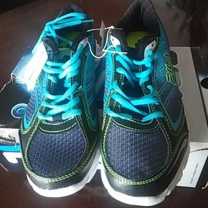 NWT Women's Size 9 Fila Cool Max Sneakers