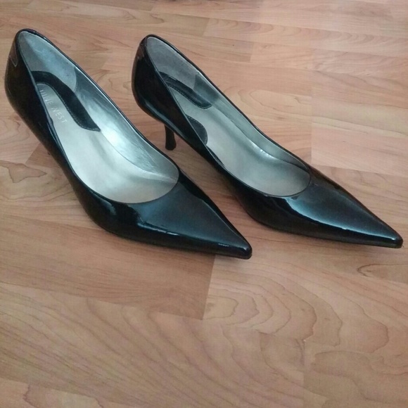 Patent leather 9 west 2.5 inch heels