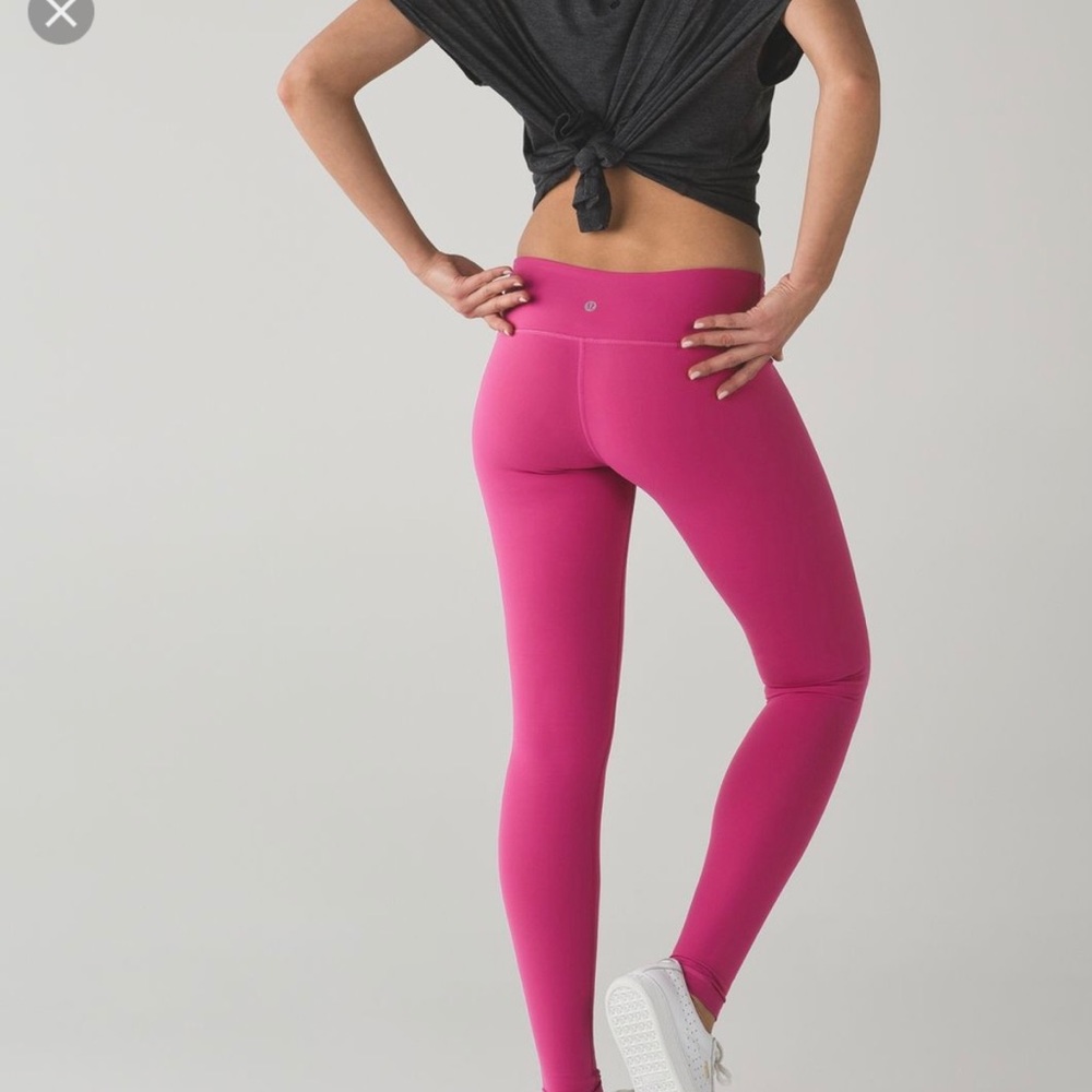 SOLD.raspberry wunder under pants size 6 EUC