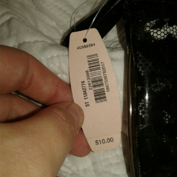 BRAND NEW VICTORIA'S SECRET makeup bags!! - Picture 2 of 4