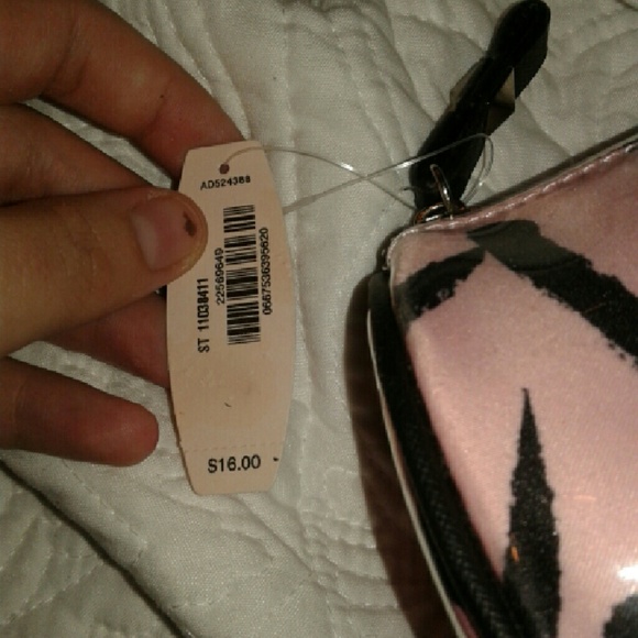 BRAND NEW VICTORIA'S SECRET makeup bags!! - Picture 4 of 4