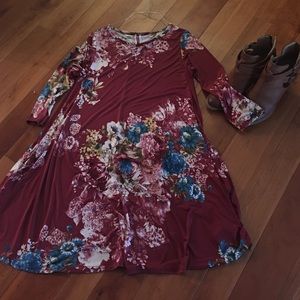 Large 3/4 length sleeve dress!