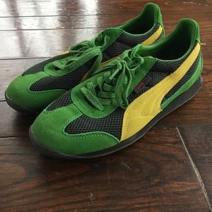 Men's Puma tennis shoes