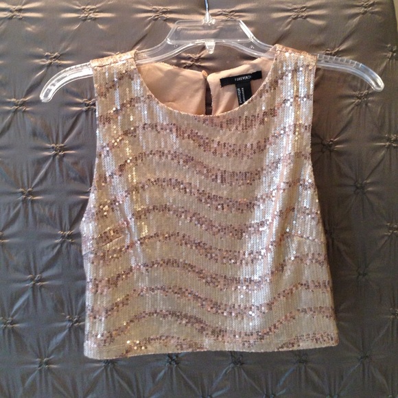 Gold sequin crop top!!!! Worn once for NYE 🎉🎉🍾