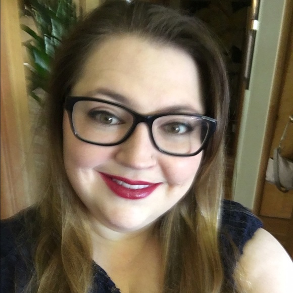 Meet your Posher, Anya