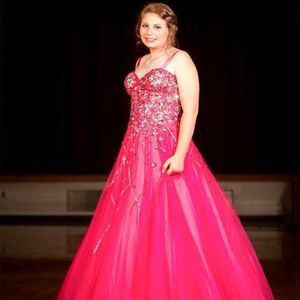 Meet your Posher, Leeann