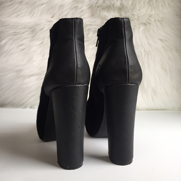 BCBGeneration Shoes - BCBGeneration high heel platform booties; size 5,5 BCBGeneration Shoes - BCBGeneration high heel platform booties; size 5,5