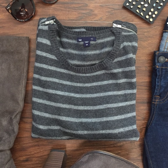 Donated. Light/Dark Gray Sweater