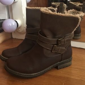2 toned winter boots!