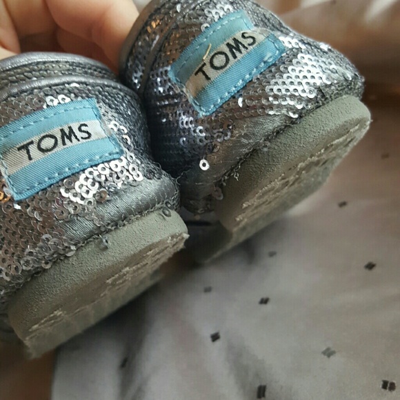 Toms - Picture 3 of 3
