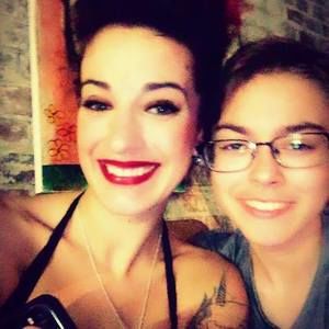 Meet your Posher, Alexis