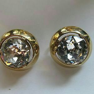 Vintage GOLD Tone Multi Faceted Earrings Vintage GOLD Tone Multi Faceted Earrings