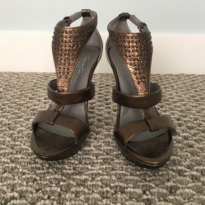 Like new. Worn once Kenneth Cole sandals.