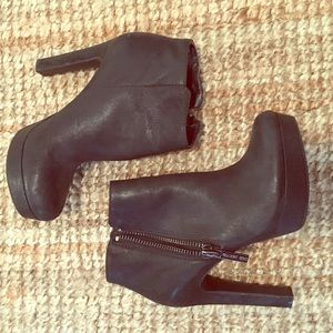 Gianni Bini high heel booties