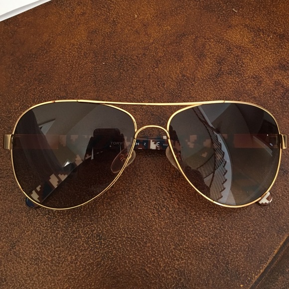 Tory Burch Sunglasses! 👀🕶